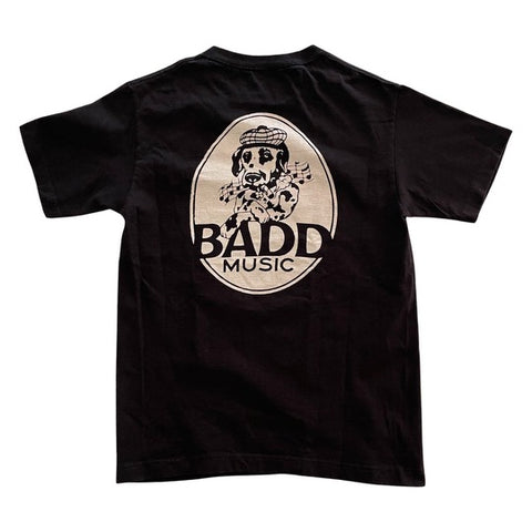 BADGE T-SHIRT